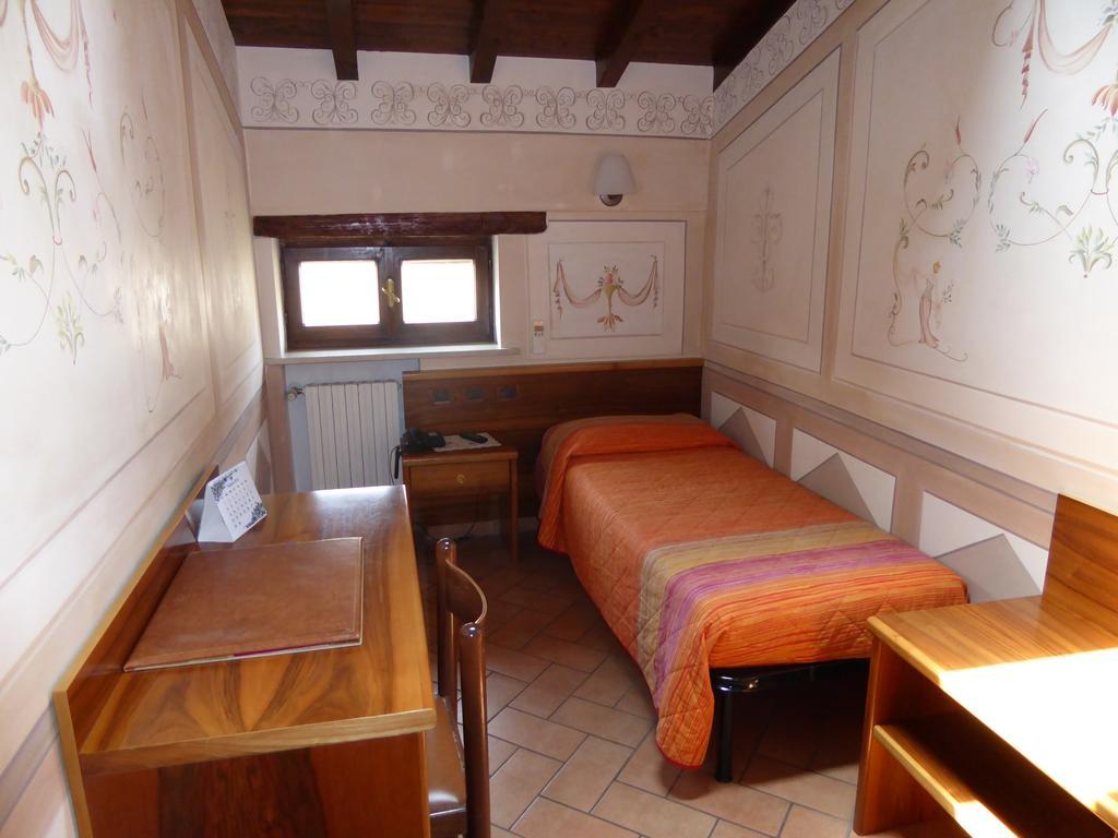 Albergo Giulia Gonzaga サッビオネータ 部屋 写真