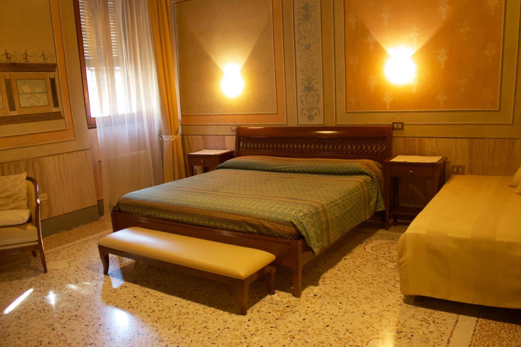 Albergo Giulia Gonzaga サッビオネータ エクステリア 写真