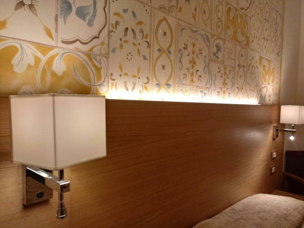 Albergo Giulia Gonzaga サッビオネータ エクステリア 写真